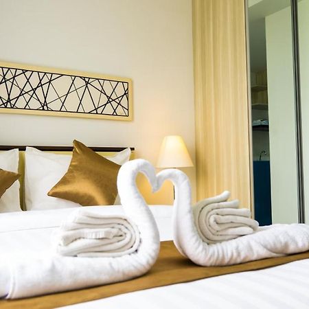 Azalea Suites Cikarang By Jayakarta Group ภายนอก รูปภาพ